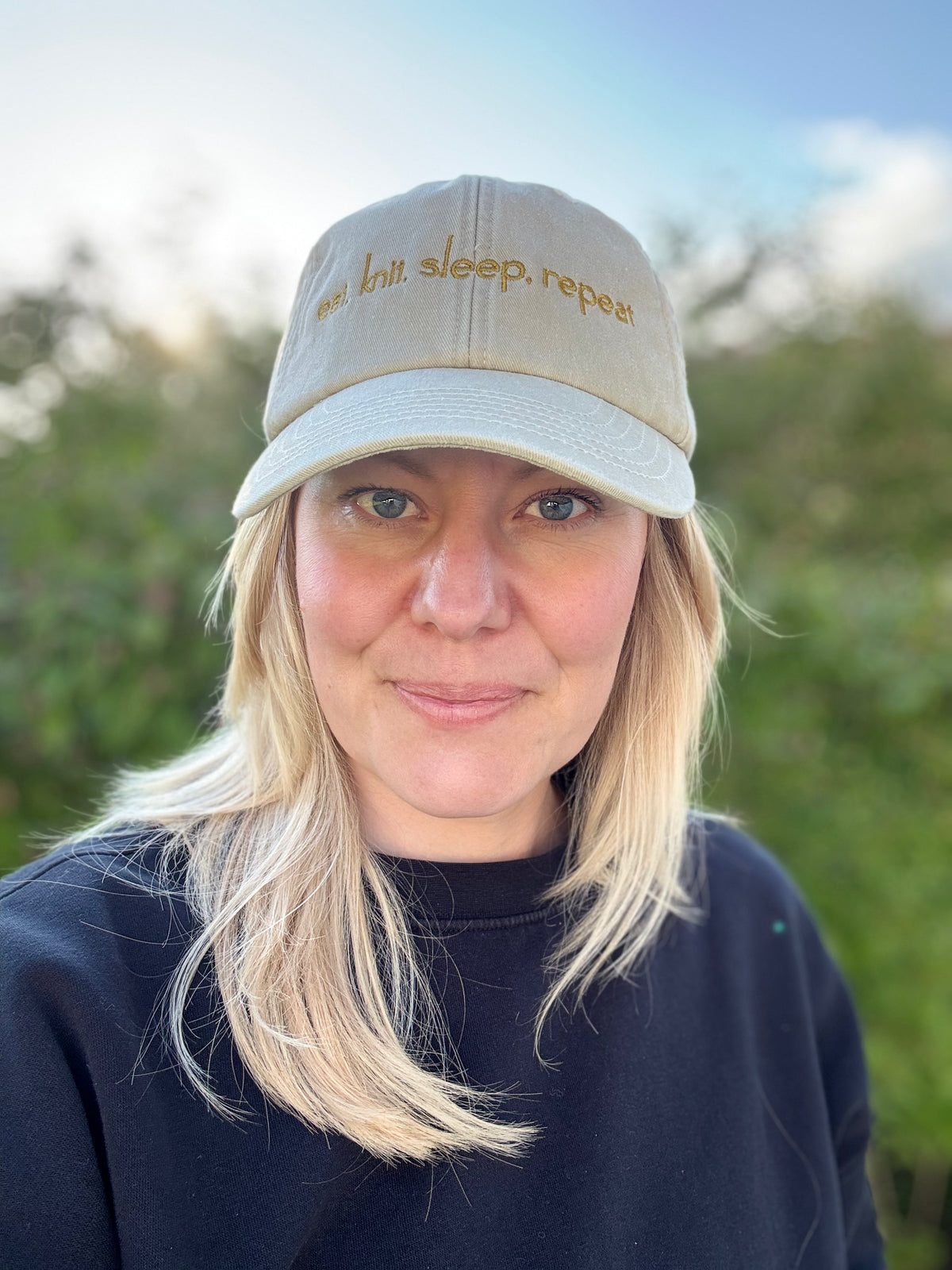 Keps "Eat, knit, sleep, repeat"