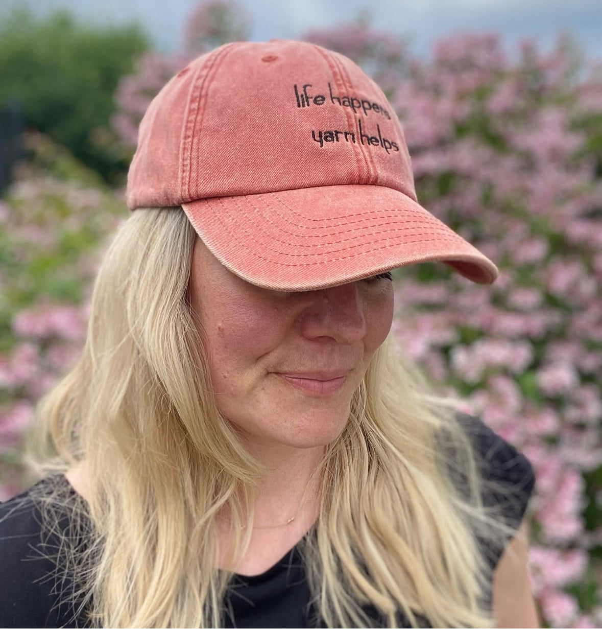 Keps "Life happens, yarn helps"