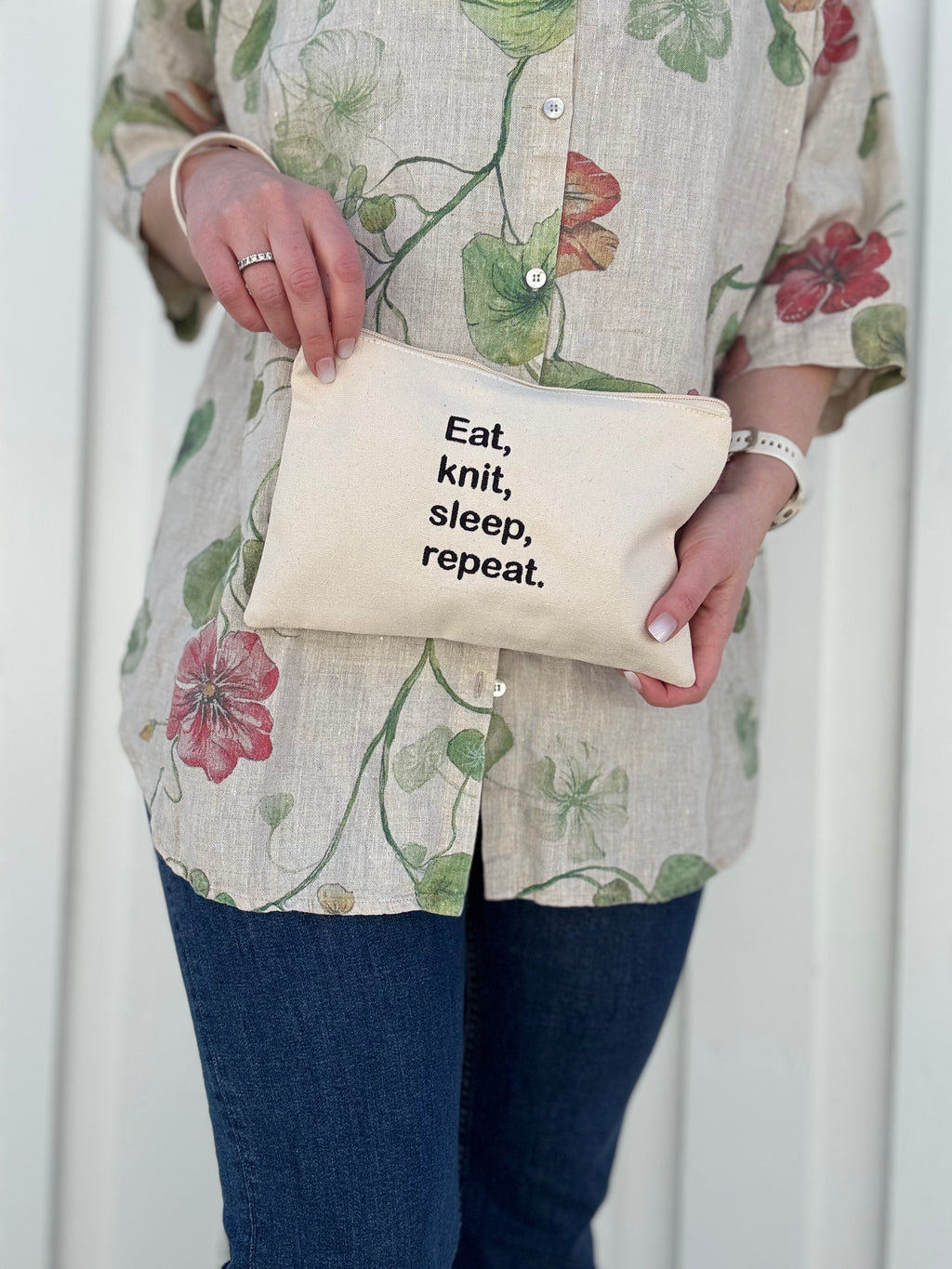 Väska, mellan "Eat, knit, sleep, repeat."